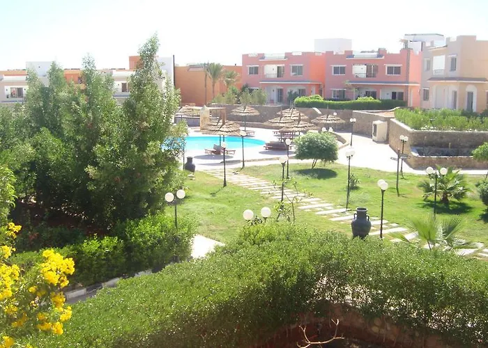 Amwaj Oyoun