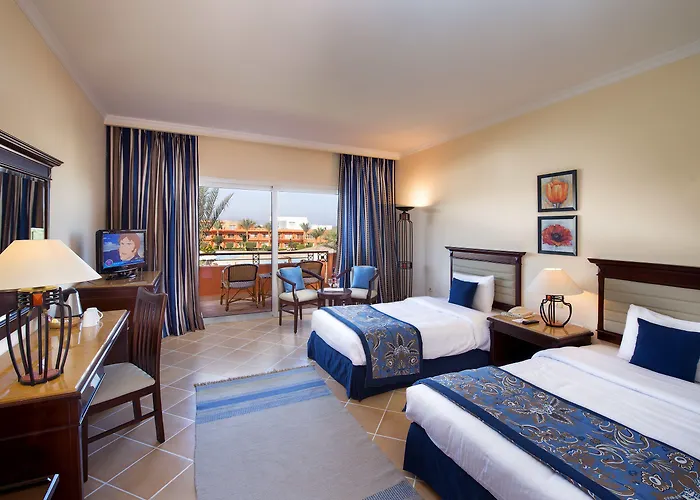 Resort Amwaj Oyoun 4*