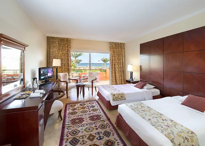 Amwaj Oyoun Resort 4*
