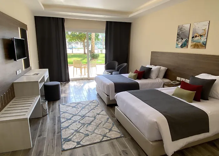 Amwaj Oyoun