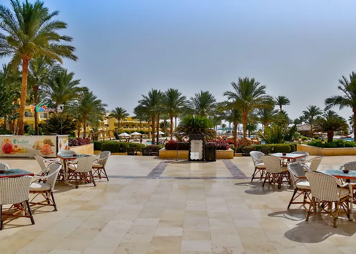Amwaj Oyoun Resort 4*